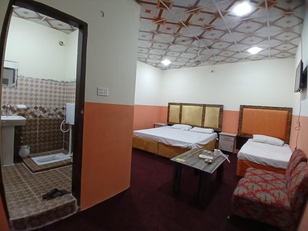 New Pak Royal Hotel ラホール エクステリア 写真